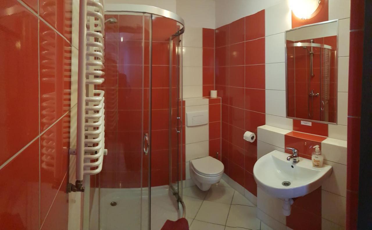 Hotelik Kameleon Pokoje Goscinne Jawor Εξωτερικό φωτογραφία