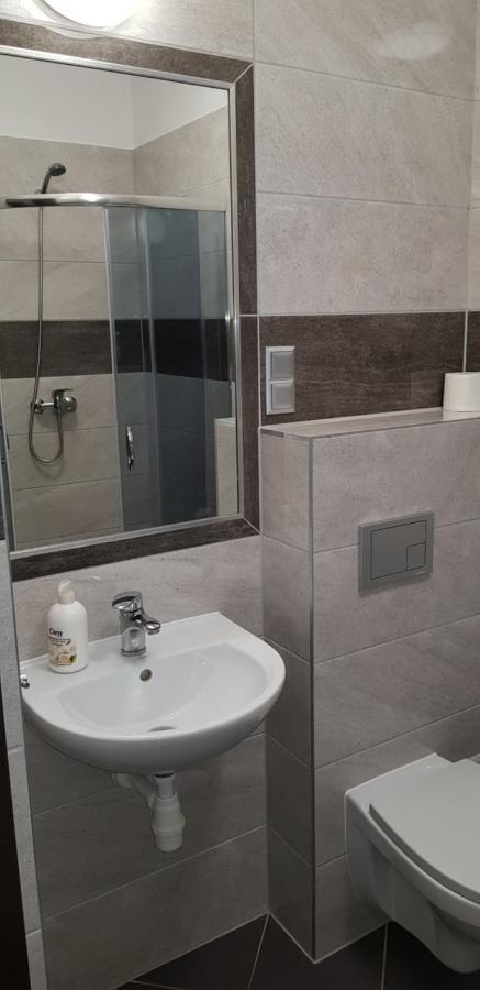Hotelik Kameleon Pokoje Goscinne Jawor Εξωτερικό φωτογραφία
